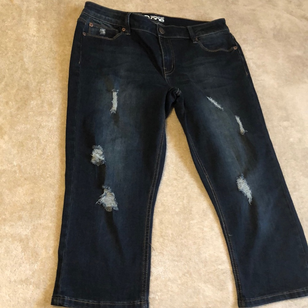 New With Tag Destroyed Skinny Jeans Capri